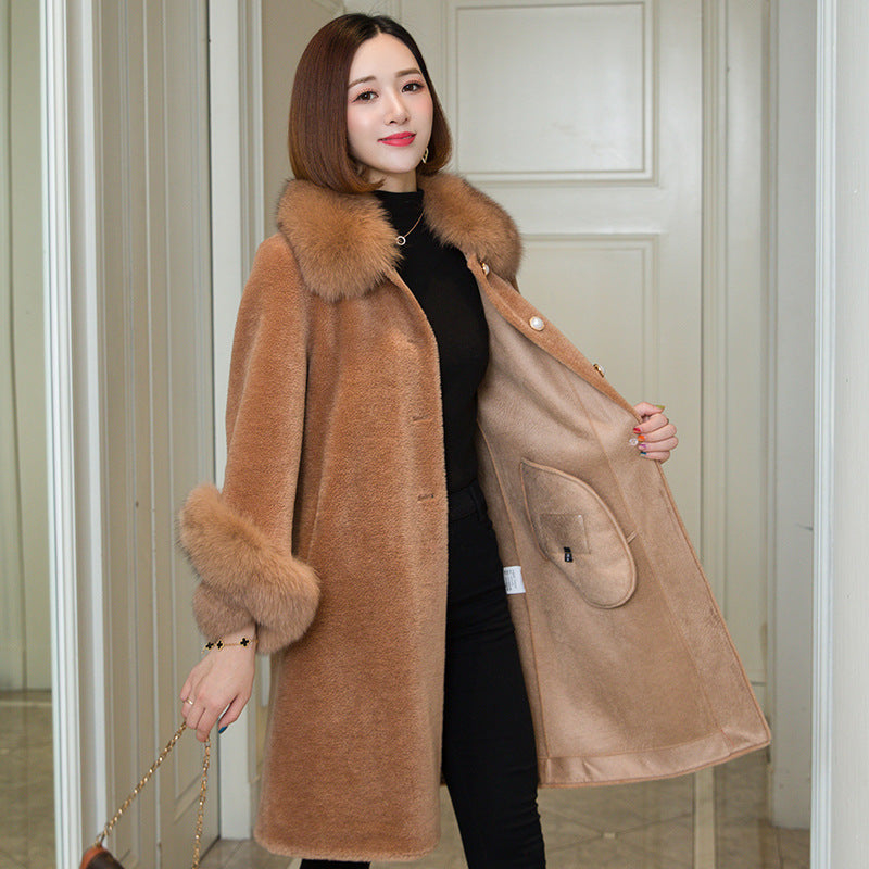 "Prato" Manteau femme mi long en laine avec colle et poignées en fourrure véritable