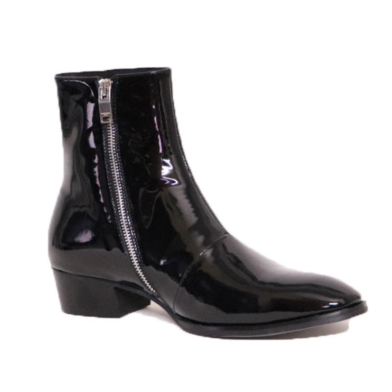 Bottes Chelsea Noir Homme en Cuir Verni Véritable avec Fermeture Éclair Latérale et Bout Pointu, vue latéral de l'avant