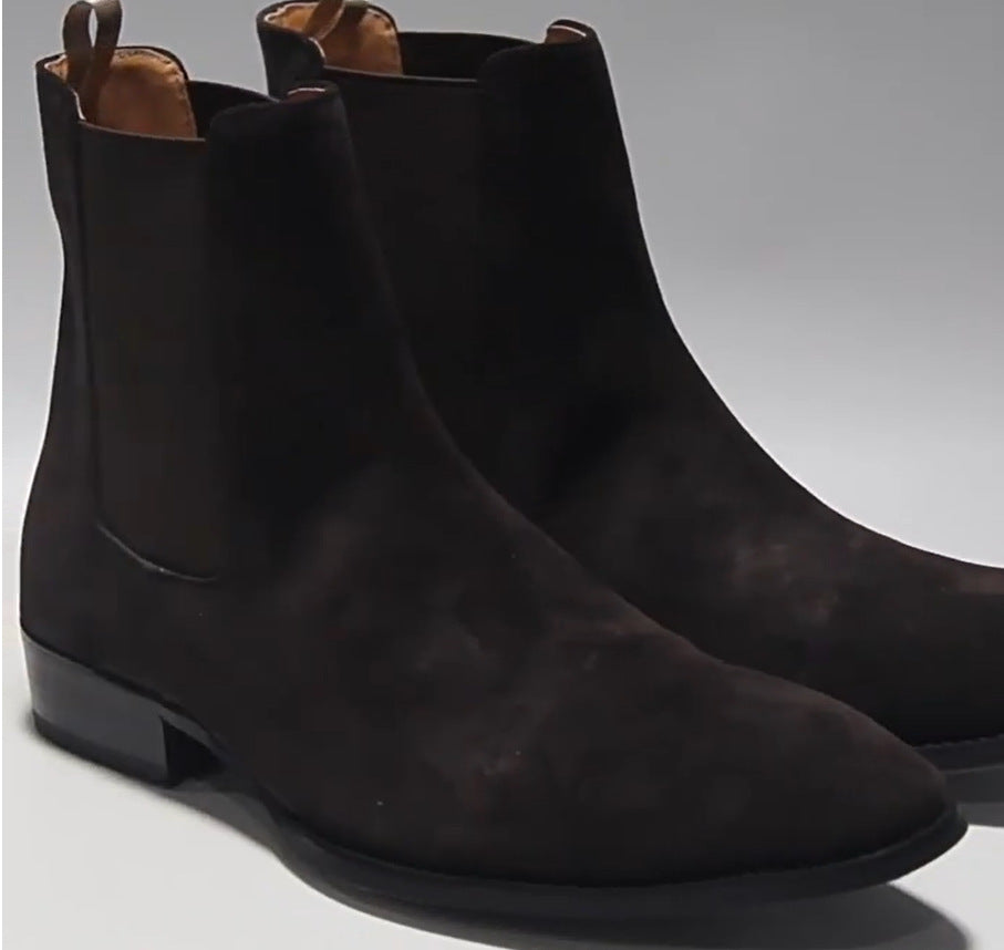 Bottes Chelsea en cuir nubuck véritable pleine fleur à talon carré, coloris noir mate, vue latéral