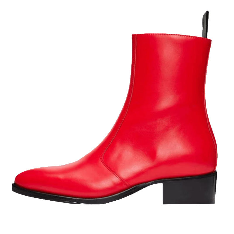 Bottes chelsea en cuir véritable rouge avec un bout amande, vue de coté.