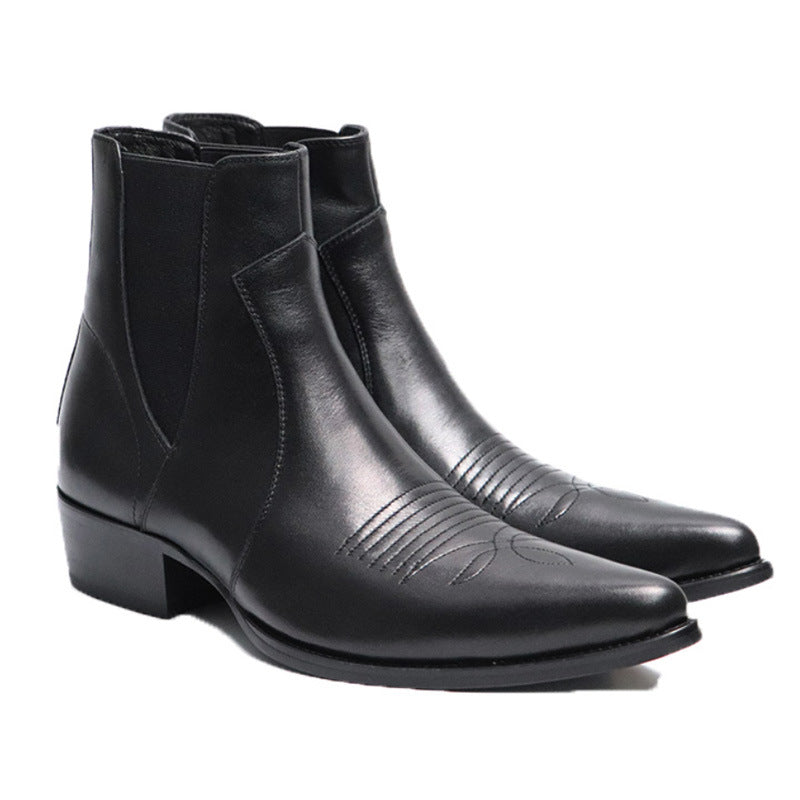 Bottes chelsea noir en cuir vachette véritable à bout pointu et talon cubain, vue de coté.