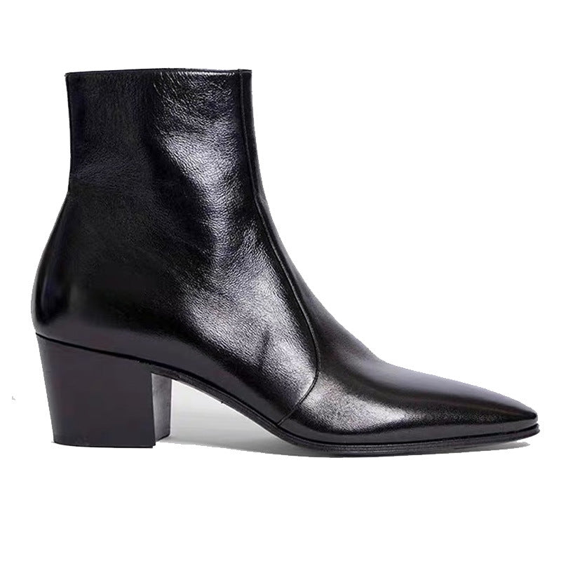 Bottes  noir en cuir véritable à talon haut et bout pointu avec fermeture latéral éclair, vue de coté