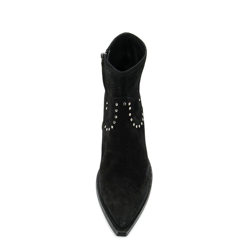 Bottes western noir en daim avec fermeture latéral et talon cubain, vue frontale