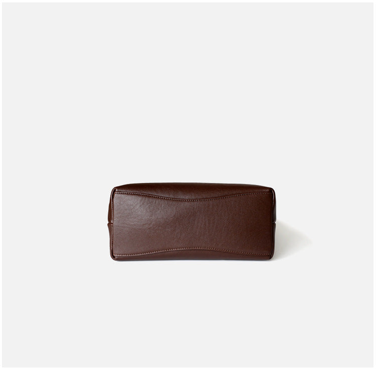 JSac à main simple en cuir tanné végétal, coloris café, vue du bas
