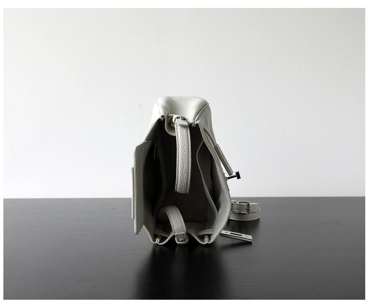 Sac Kelly bandoulière en cuir véritable, finition lisse, coloris blanc, vue de l'intérieur