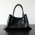Sac cabas en cuir de vachette pleine fleur, grand sac à main pour femme, coloris noir – vue frontale