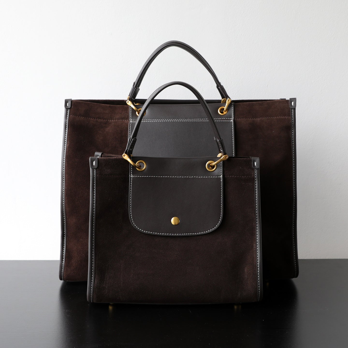 Sac cabas en daim femme, tailles petit et grand, coloris café,  vue  frontale