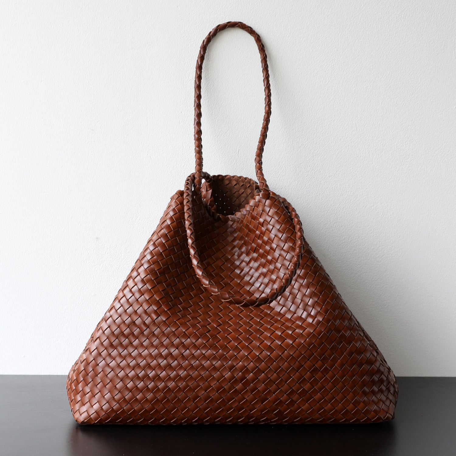 Sac cabas femme en cuir tressé, coloris brun, vue frontale
