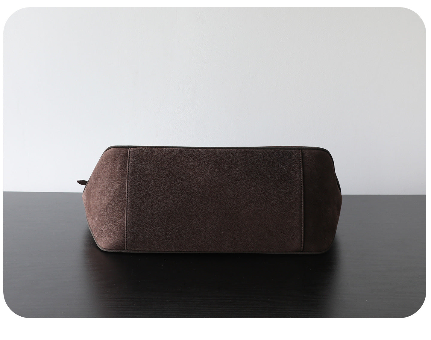 Sac cabas femme en daim, sac bandoulière brun foncé – vue de bas