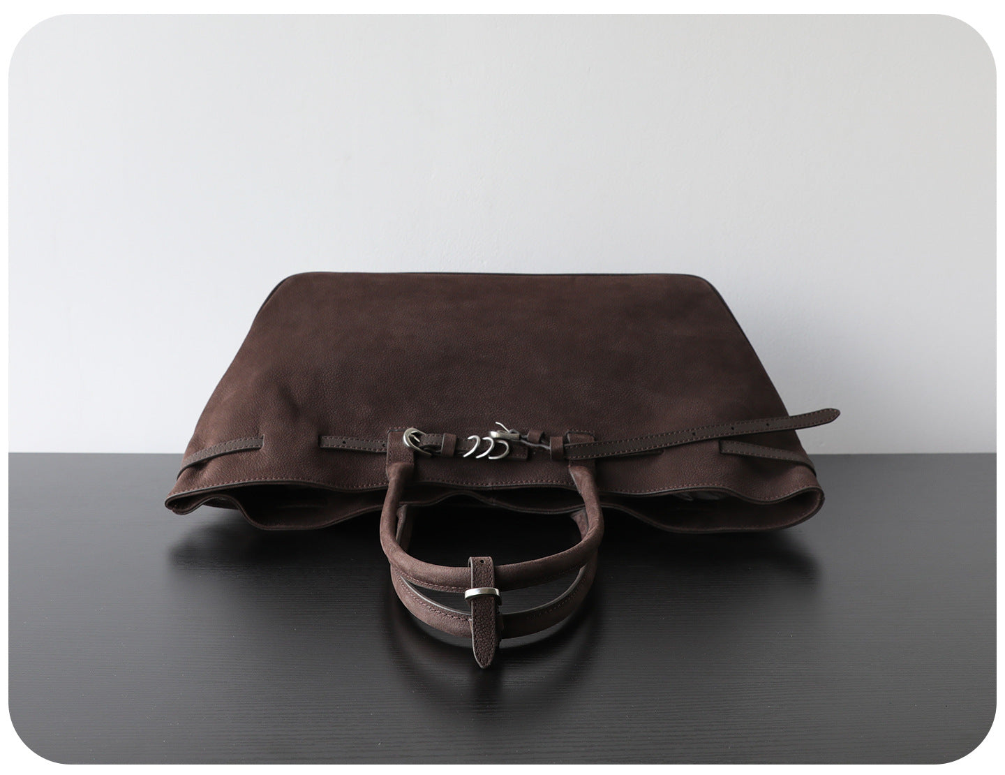 Sac cabas femme en daim, sac bandoulière brun foncé – vue de face