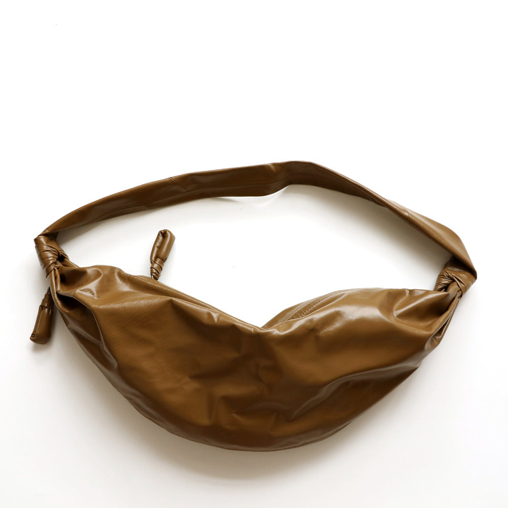 Sac croissant en cuir de vachette pleine fleur pour homme et femme, coloris marron, taille petits et grands ,vue frontale