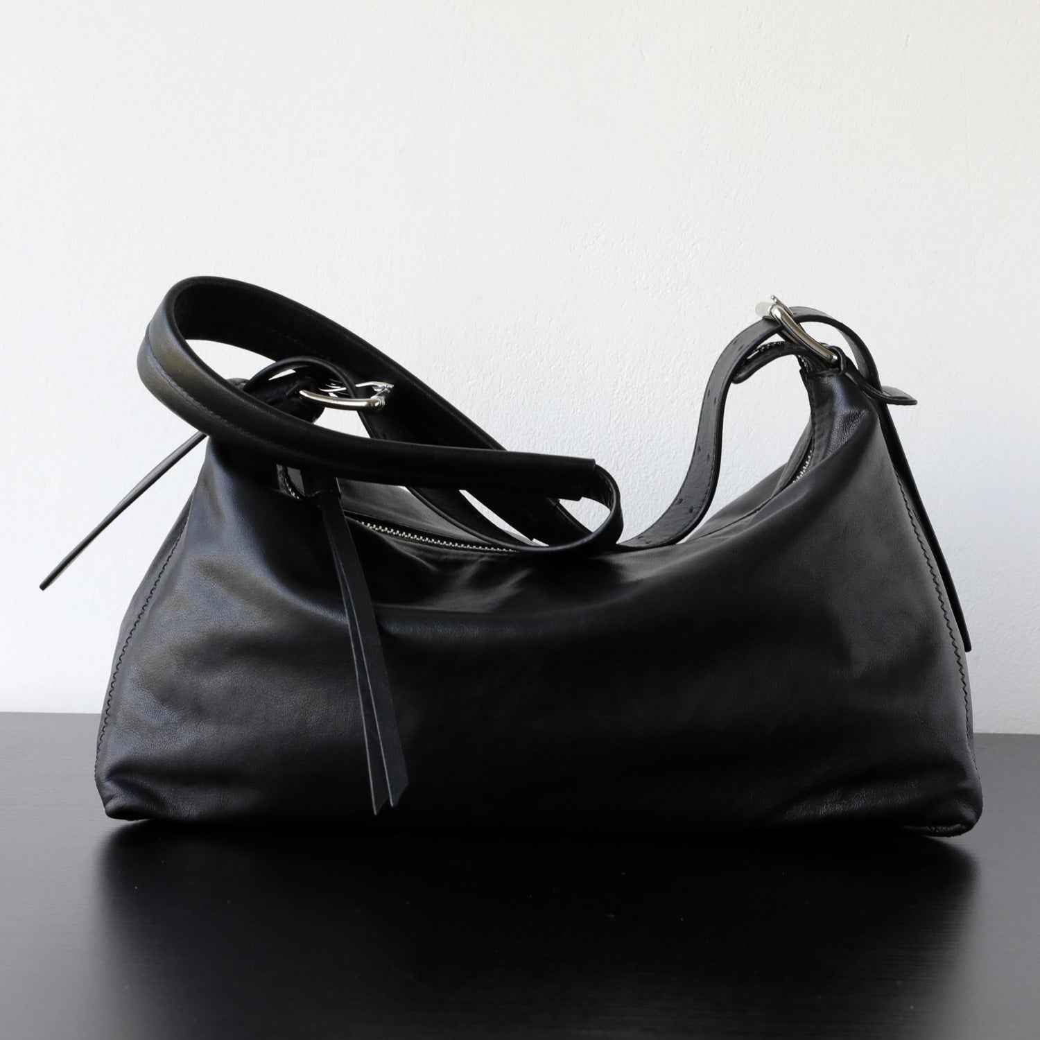 "Mantova" Sac hobo bandoulière en cuir de vachette tanné végétal