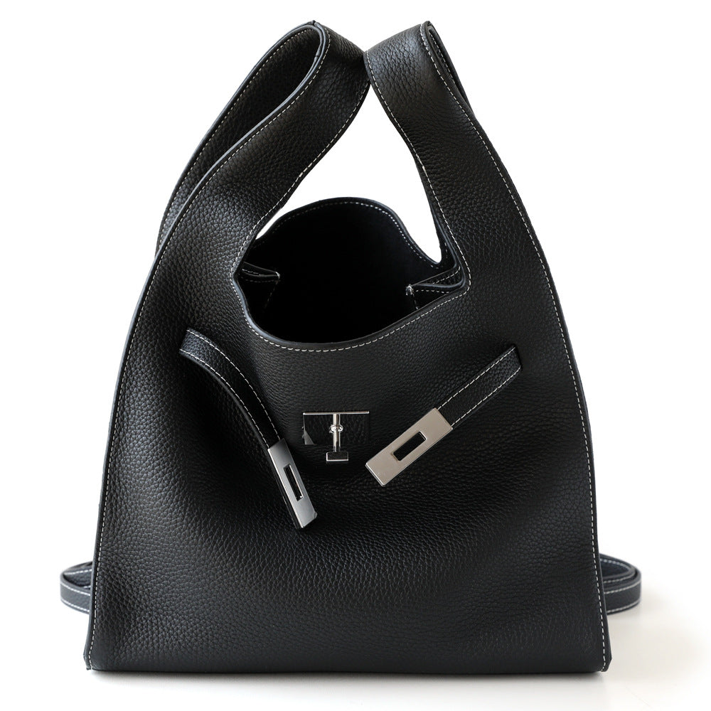 Sac panier en cuir de vachette, coloris noir, vue frontale