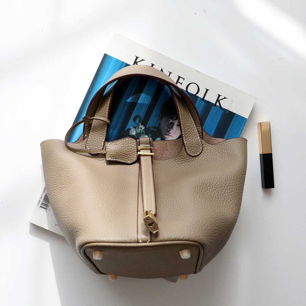 Sac seau en cuir véritable, grande capacité, coloris kaki clair vue frontale