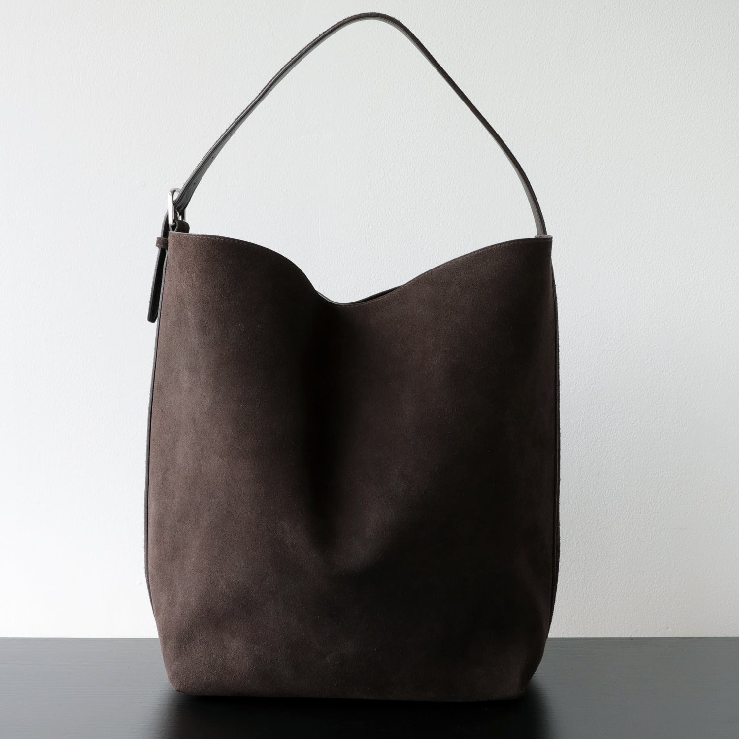 Sac seau en daim en cuir véritable pour femme, coloris café,  vue frontale