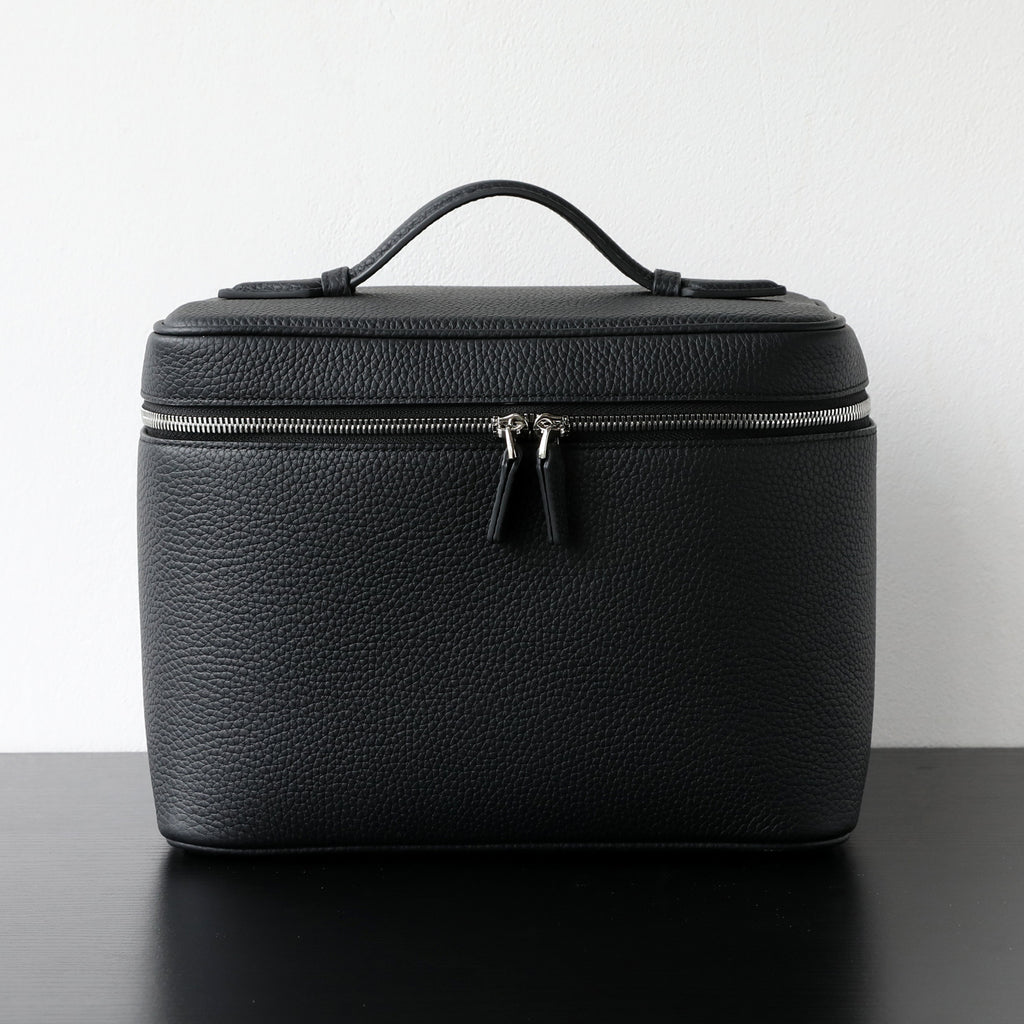 Trousse de maquillage en cuir de vachette pleine fleur, coloris noir ,  vue frontale