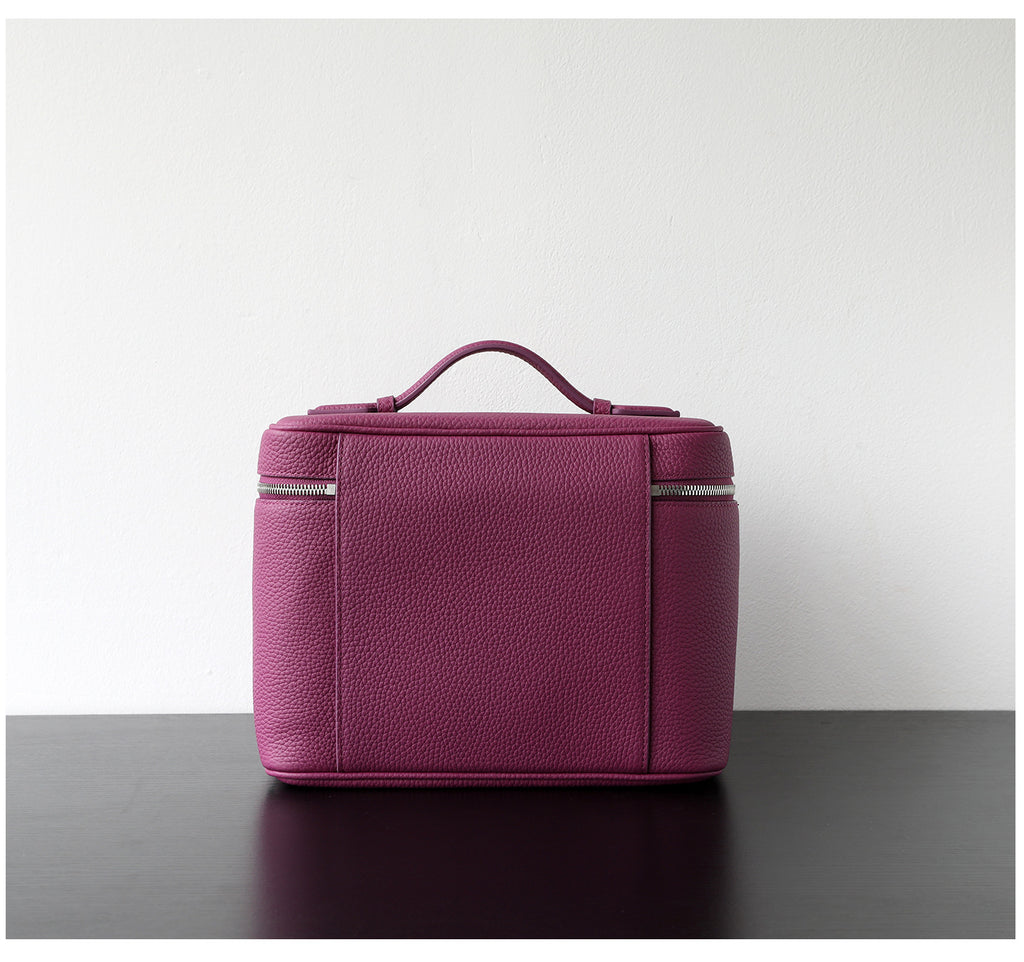 Trousse de maquillage en cuir de vachette pleine fleur, coloris violet , vue de dos