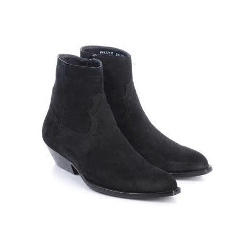 bottes santiag en daim, coloris noir mat, vue latéral de l'avant.