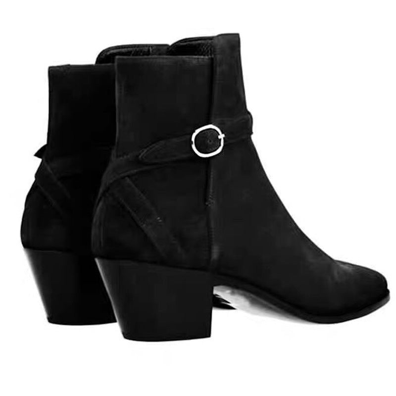  bottines zippées pour homme en cuir suède avec un bout amet talon carré, coloris noir, vue latéral