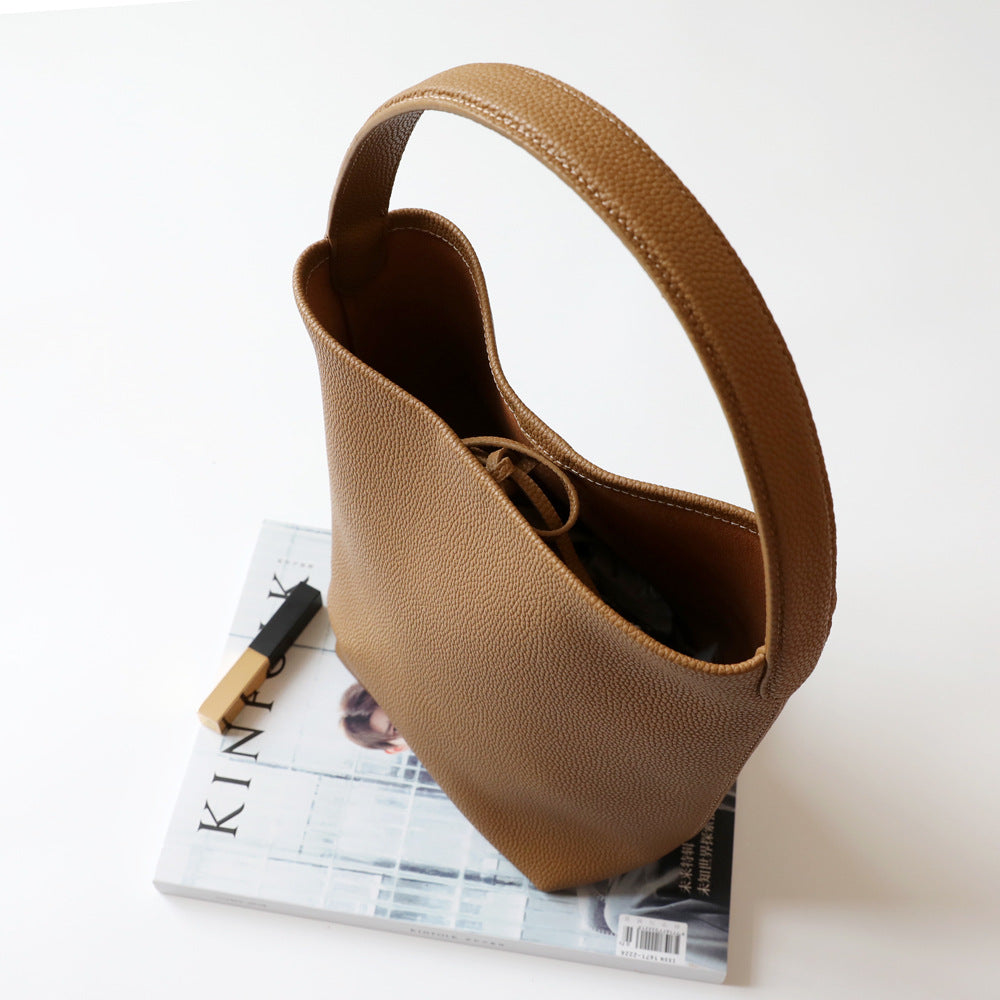 "Castelsardo" Sac seau décontracté en cuir véritable avec fermeture à cordon