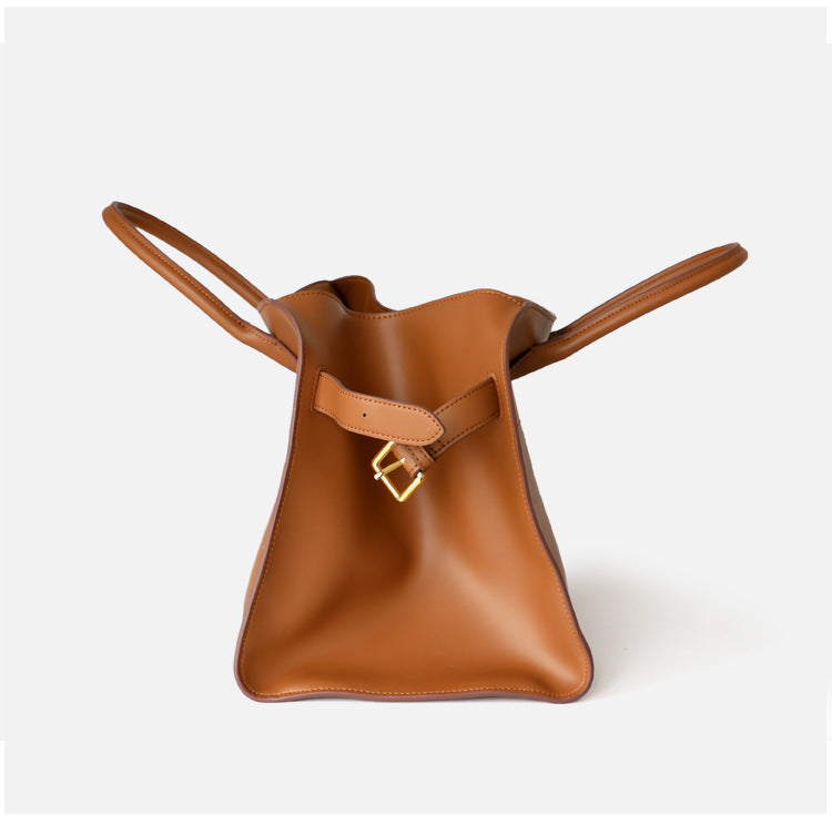 sac à main en cuir vachette, coloris marron, vue de coté